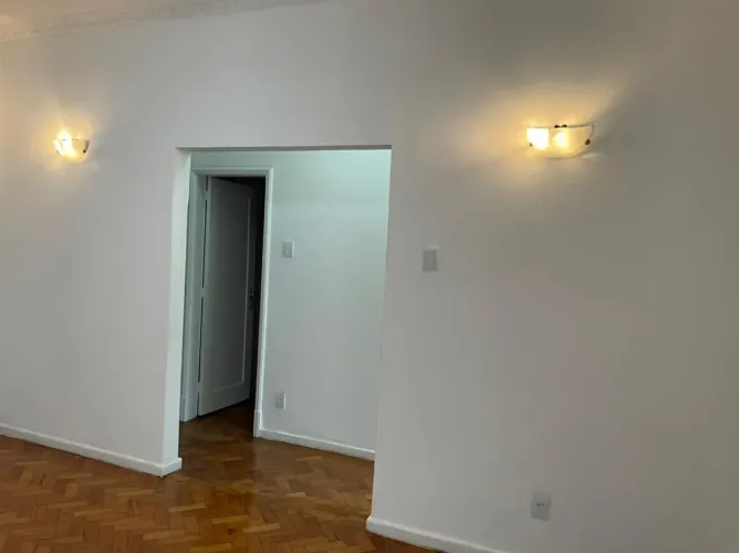 Imóvel para aluguel tem 105 metros quadrados com 3 quartos em Copacabana - Rio de Janeiro