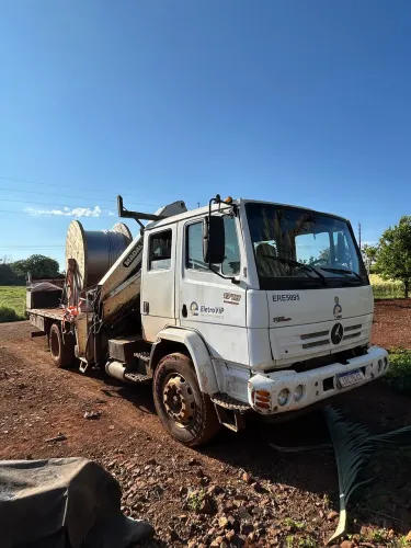 Caminhão Mercedes-Benz 1718 - Munck Palfinger