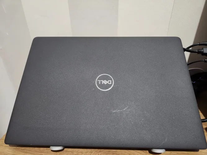 Notebook Dell Latitude 3410 i5-10210U de 8 GB e 256 GB W11,14"