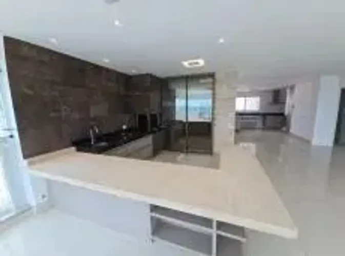 Imóvel para venda possui 250 metros quadrados com 4 quartos em Gleba Fazenda Palhano - Lon