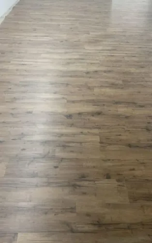 Lote de 150m² de Piso Vinílico Click com mão de obra inclusa