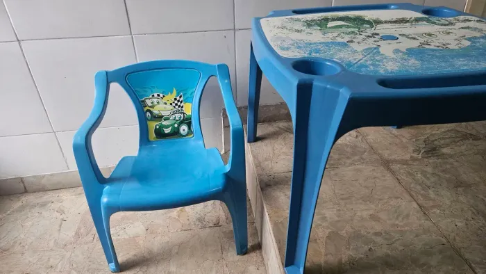  Mesa e Cadeira Infantil Azul Label pode colocar personagem preferido Tijuca Rio RJ 