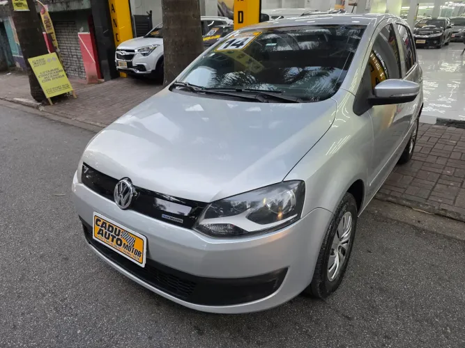 Volkswagen Fox Bluemotion 1.0 MI Total Flex 12V 5P 2014