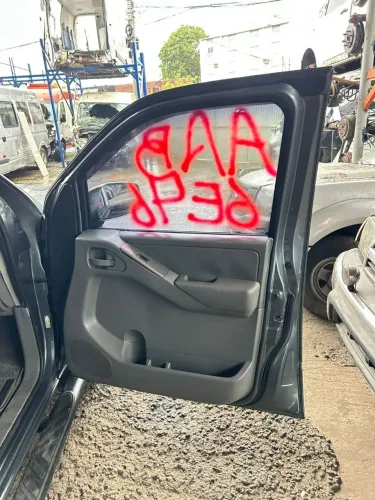 Porta dianteira direita  Frontier 2.5 2007 4x4 Automático 172cvs
