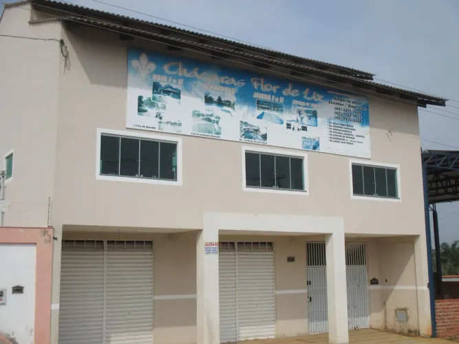 Sobrado, Anapolis com2 salas comerciais+ apartamento 