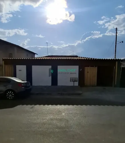 CASA COM PISCINA - SENHORA DE FÁTIMA