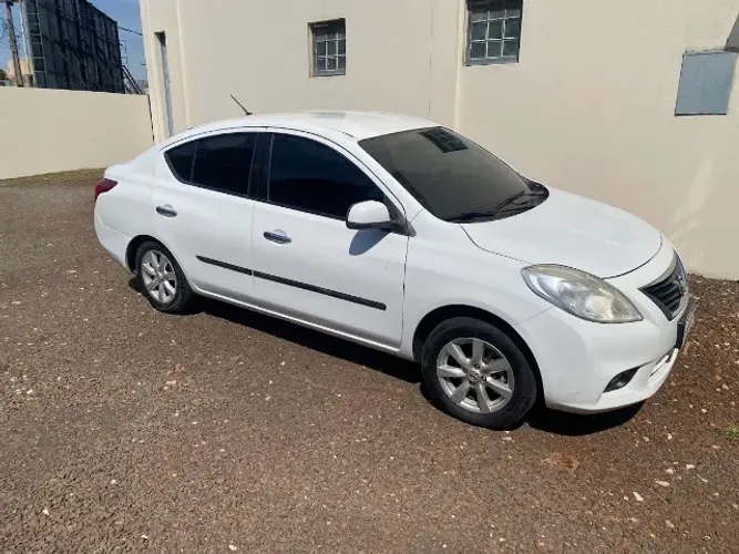 Nissan Versa SL 1.6 16V Flex Fuel 4P Mec. 2014