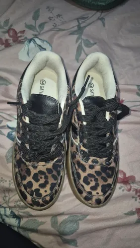 Tenis animal print santinado tamanho 34