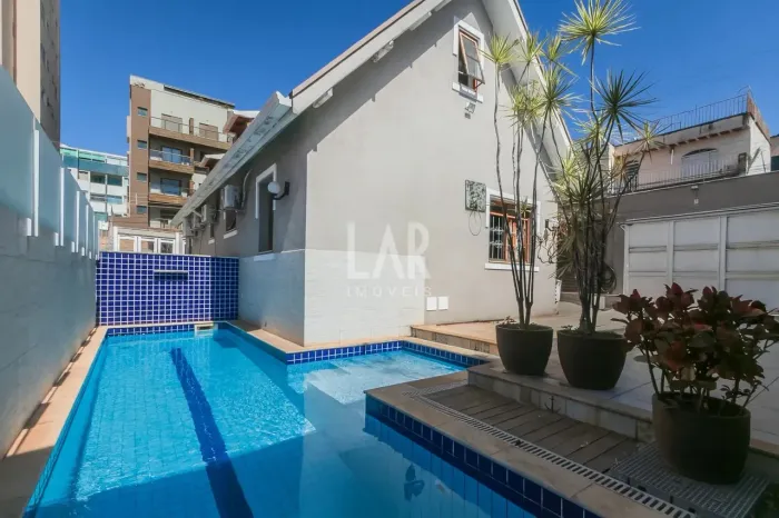 Casa à venda, 5 quartos, 3 suítes, 8 vagas, Floresta - Belo Horizonte/MG