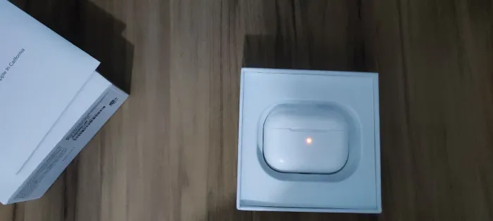 Fone de ouvido bluetooth branco 
