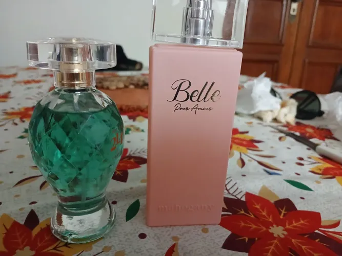2 perfumes usados uma única vez 