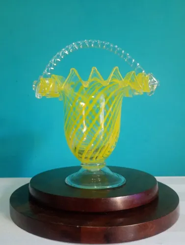 Graciosa e Rara Cesta / Centro de Mesa Murano amarelo limão