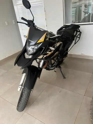 XRE 300 adventure 2023