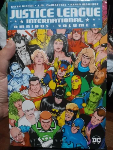 Justice League Internacional Omnibus Volume 1