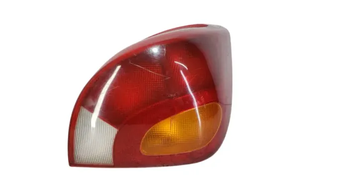 Lanterna traseira direita Ford Fiesta 1996 a 2002 c/ detalhe leia