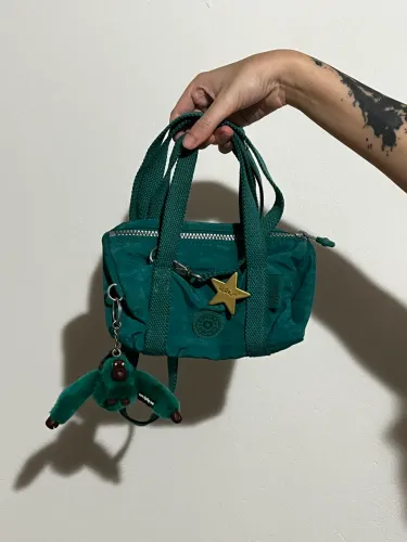Bolsa Kipling mini verde original.