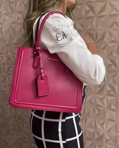 Bolsa Pavão de Ouro - Elegância e Estilo!