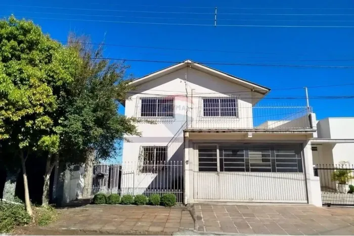 Casa ampla à venda na Rua Porto Alegre Bairro Dal Molin, Erechim/RS