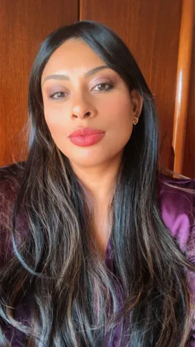 Peruca - morena iluminada/ premium