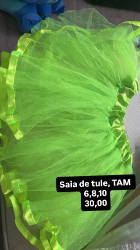 Saia tule verde, veste 6/8 anos