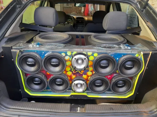 Som automotivo