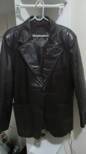 JAQUETA  100 % COURO  LEGÍTIMO 