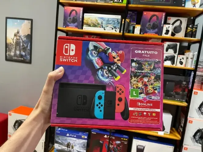 Console Nintendo Switch V2 com Mario Kart 8 Lacrado (Com Nota Fiscal e Garantia)