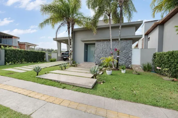 Casa a venda 3 suítes 330 m2 no Alphaville Salvador 2
