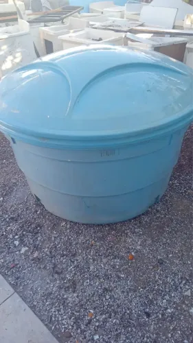 Caixa de água 1000 litros com tampa