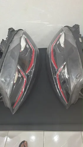 FAROL GOLF MODELO MK7.5