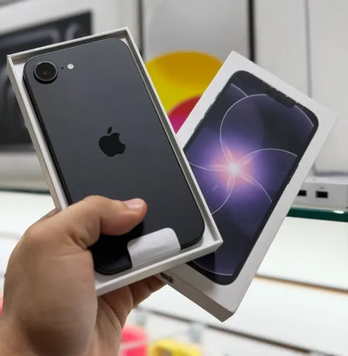Iphone 17e 256gb apenas 1 mês de ativação, garantia até 23/09/2027 LOJA FÍSICA ( 256 gb )