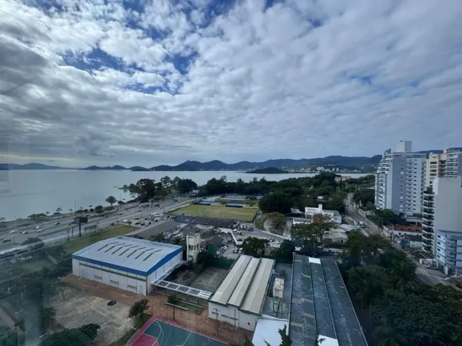Apartamento com 169 m² à para Alugar no Soprano Hall, em Florianópolis.