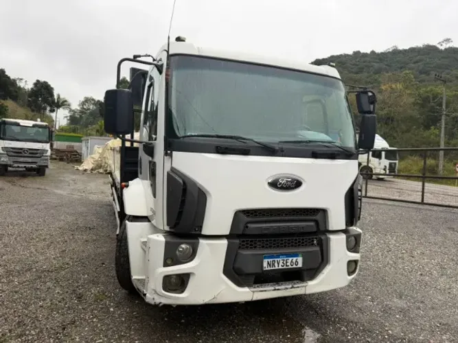 Ford Cargo 1519 4×2 2012/2013 - Carroceria Aberta - 189 CV