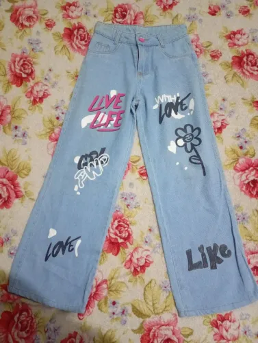 Vendo calça jeans Tam:12 anos $30