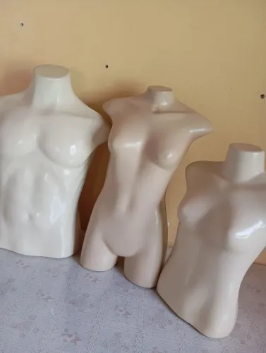 Vendo 3 manequins 
