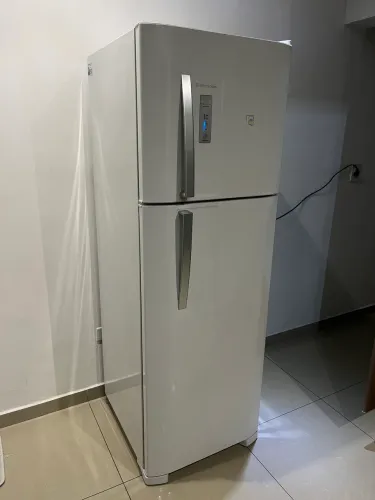 Geladeira Electrolux Frost Free 370L DFN42