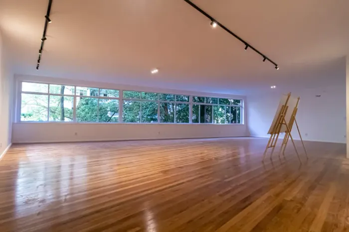 Grande Oportunidade - Apartamento na Rua Pompeu Loureiro - Copacabana - Imóvel Vazio