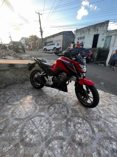 CB 300F