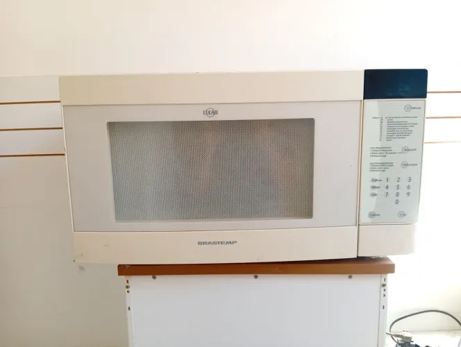 *OPORTUNIDADE* Microondas Brastemp 42L ( Esse é Grande!) **ATENÇÃO** Requer conserto!