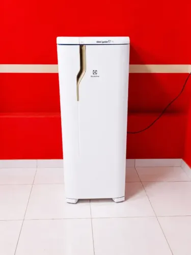 GELADEIRA ELECTROLUX, 280 LITROS, DEGELO, FAÇO ENTREGA!!