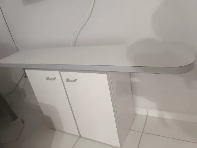 Conjunto de 5 amários de madeira perfilado, ótimo estado.