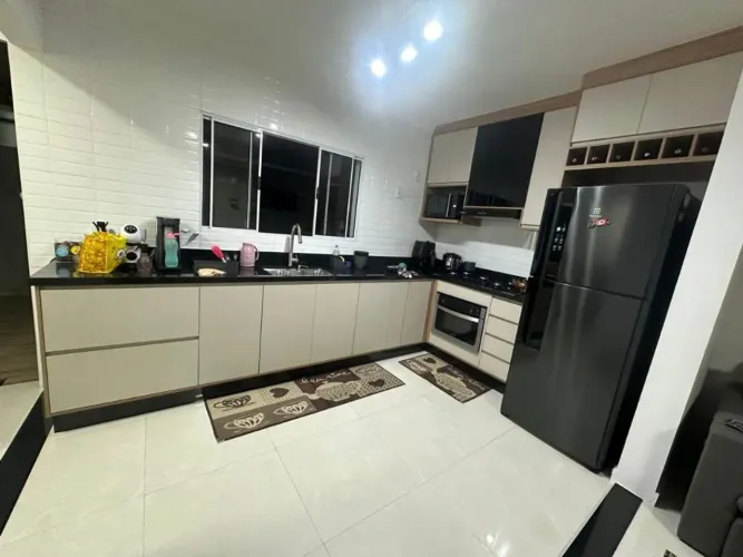 Sobrado com 3 dormitórios à venda, 97 m² por R$ 565.000,00 - Vila São João Batista - Guaru