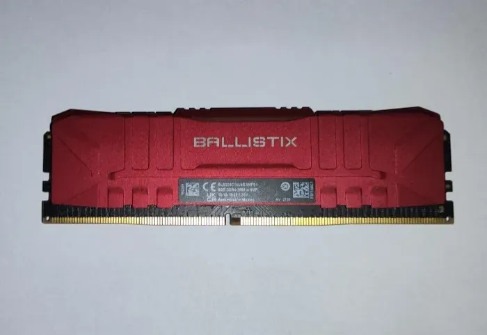 Memoria DDR4 8GB 3600Mhz CL16 Crucial Ballistix Vermelha