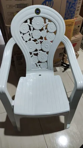 Cadeira Plástica super resistente
