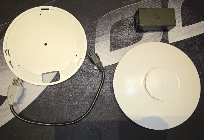 Access Point Indoor Ubiquiti Unifi AP-LR 2,4ghz 300mbps + Fonte