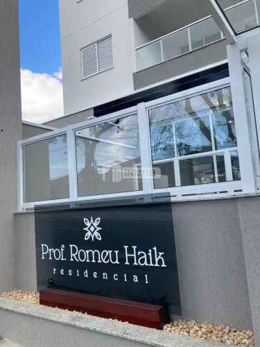 Edifício Romeu Haik - Apartamento com 2 dorms sendo 1 suíte à venda - Taubaté/SP