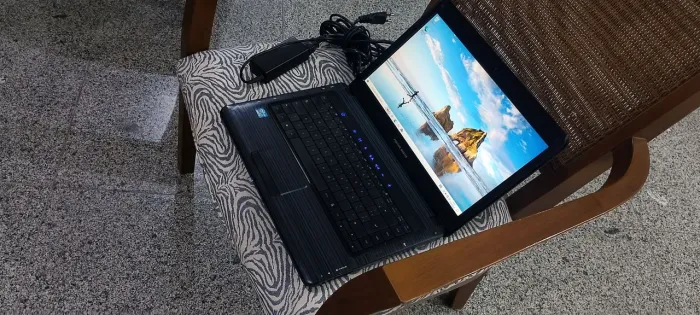 Notetbook core i3 hd 1tera 4gb ram bateria boa