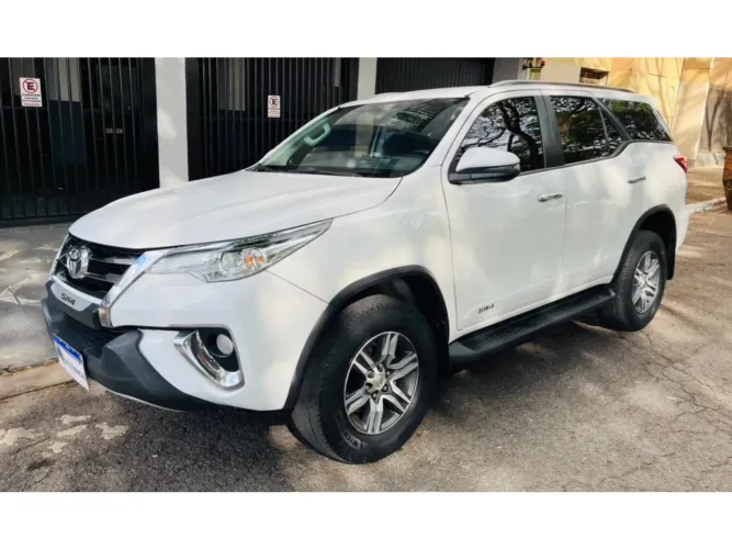 Toyota Hilux SW4 SRV 4X2 2.7 Flex 16V Aut. 2018