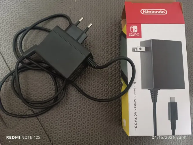 Carregador de Nintendo Switch no Estado