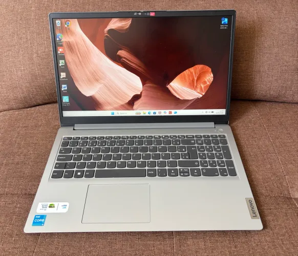 Notebook Lenovo Core i3| SSD 256 | novíssimo 